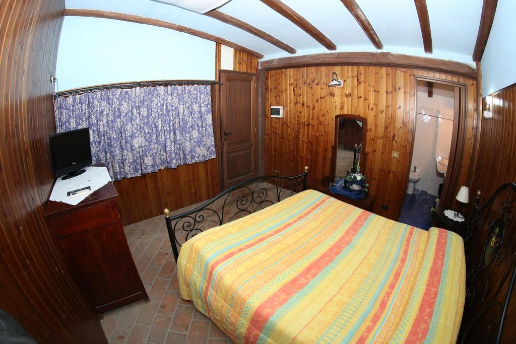 Agriturismo Monte Due Torri 真扎诺-迪罗马 外观 照片