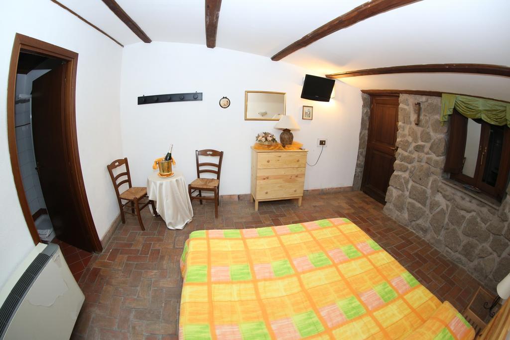 Agriturismo Monte Due Torri 真扎诺-迪罗马 外观 照片